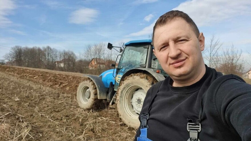 Za mjesec povećao proizvodnju mlijeka za 3.000 litara, pa odlučio posijati sudansku travu