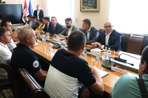 Berza, PIO fond, akcize - šta je premijer Vučević danas rekao poljoprivrednicima?