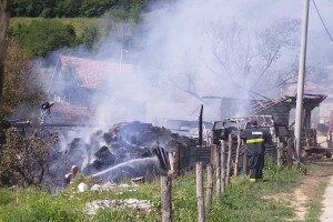 Velika nesreća u domaćinstvu Hasanović: Vatra progutala životinje, štale, mehanizaciju