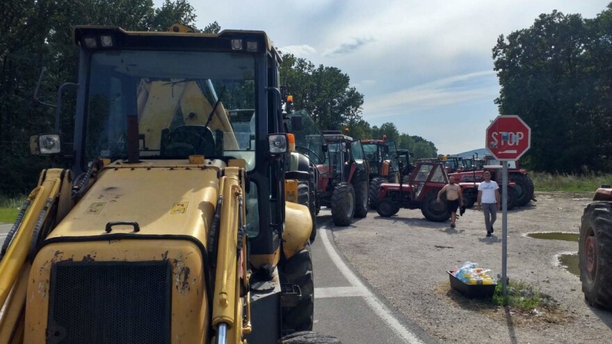 Dogovor postignut, protesti prekinuti, ali ratari neće sedeti skrštenih ruku