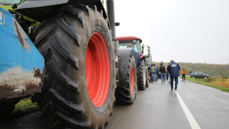 Prosvjed poljoprivrednika: Dajte nam da radimo i živimo od svoga rada. To je sve što tražimo