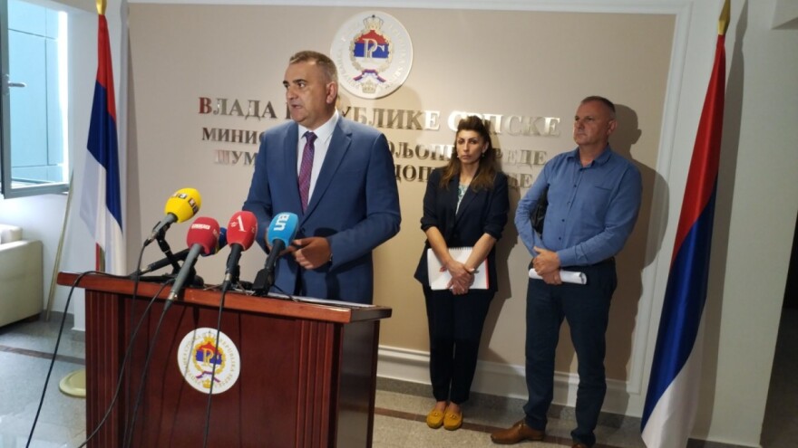 Minić najavio krivične prijave zbog svinjske kuge, Krizni štab u pomoć pozvao MUP