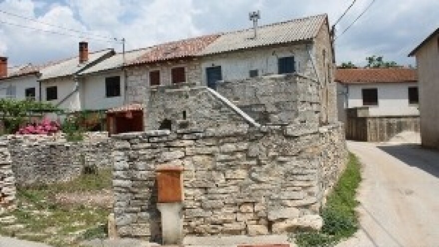 Obnoviti selo i omogućiti mladima o(p)stanak