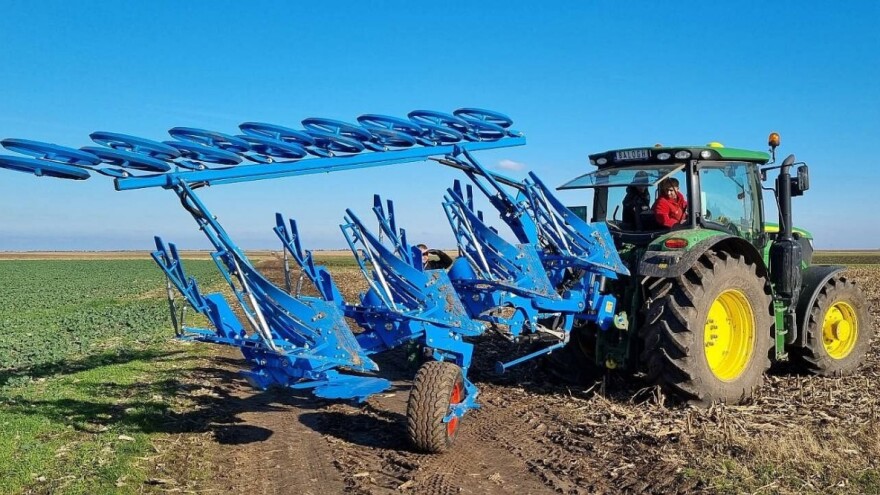 Plug LEMKEN Juwel 7 i valjak FlexPack za vrhunsku obradu zemljišta i čuvanje vlage