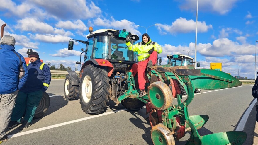 Vlada predložila Radnu grupu - poljoprivrednici pooštravaju protest