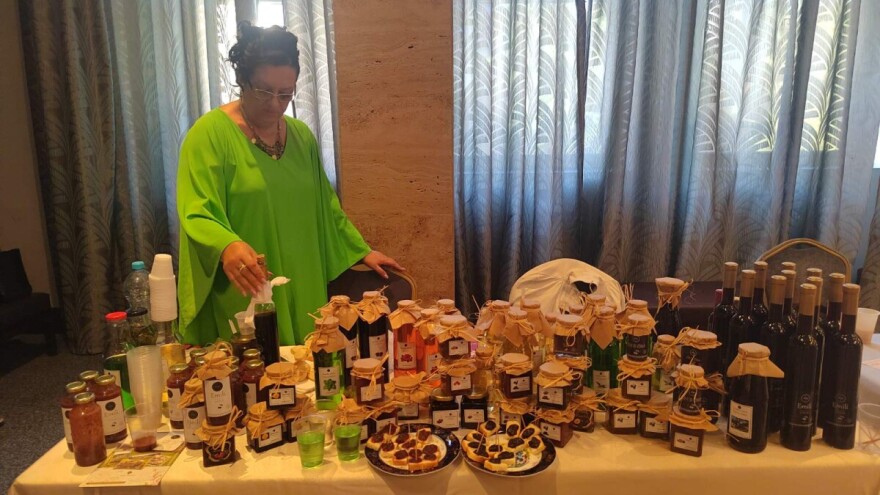 Sa beogradskog asfalta pravac Jastrebac - da proizvode med, vina i džemove