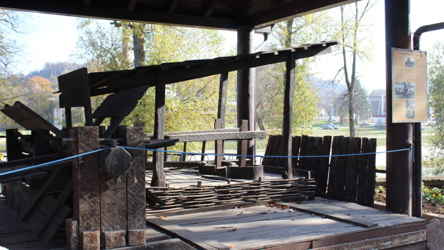 Tabačka stupa u Visokom jedina sačuvana na Balkanu