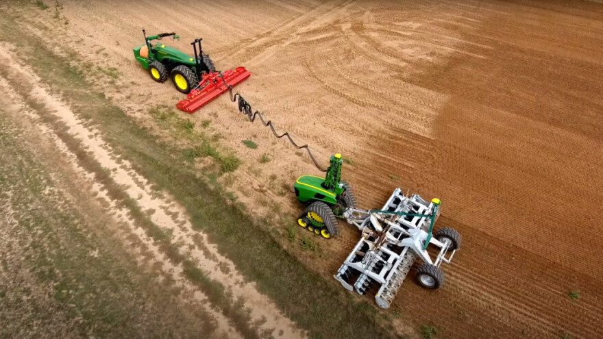 John Deere na kabel - istovremeno napaja više mašina