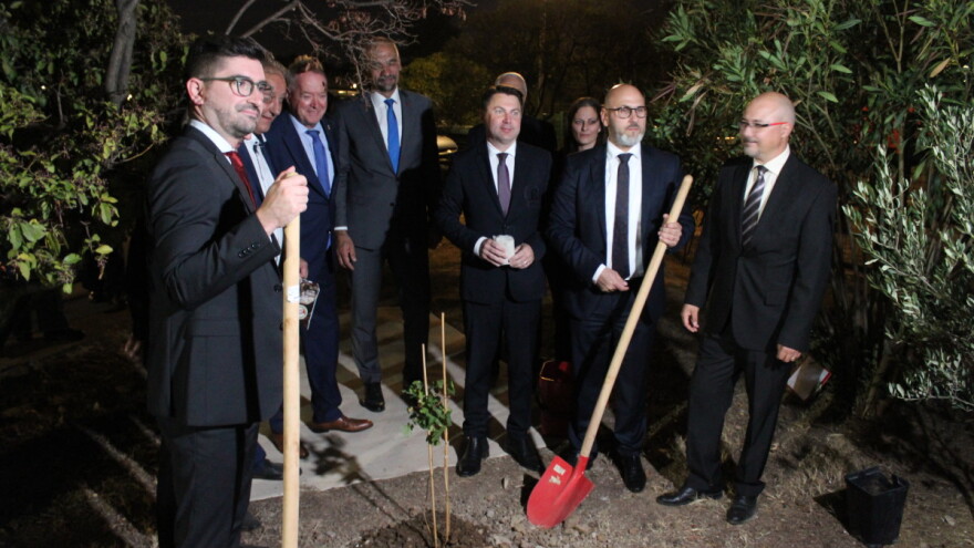 Sadnjom loze ispred hotela u Vodicama otvorena 32. Sabatina