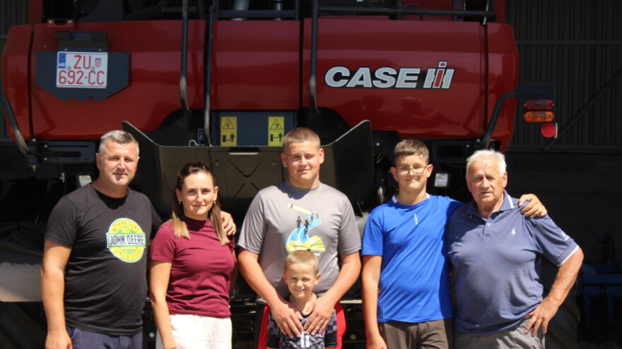 Tri generacije obitelji Pravda uzgajaju kokičara na 140 ha,  šestinu ukupne površine u Hrvatskoj