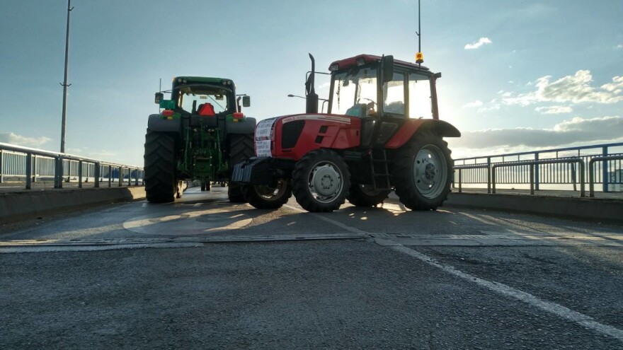 Protesti: Čeka se cena suncokreta, "podiglo" se još opština