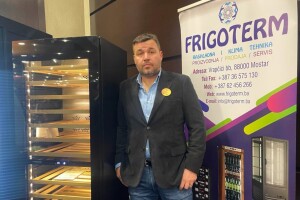 Gdje nabaviti vitrine za vino? Italijan Satriano ima odgovor na "čistom hercegovačkom"