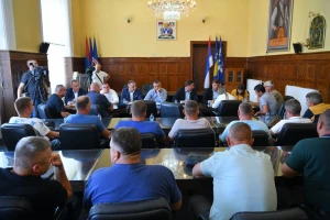 Mlaćenje prazne slame: Od cijene pšenice do stočnog groblja, a ništa konkretno