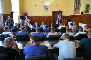 Mlaćenje prazne slame: Od cijene pšenice do stočnog groblja, a ništa konkretno