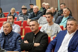 Svinjogojci iz Semberije traže sve "crno na bijelo", inače će na ulice