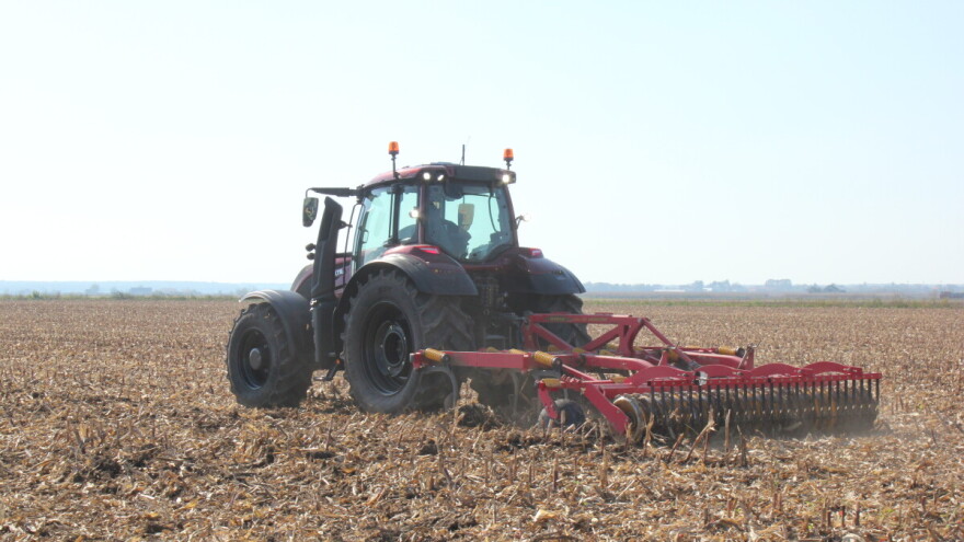 U kabini kao u dnevnoj sobi, a njegov rad pratiš i na mobitelu - Valtra T234 Versu Smart Touch