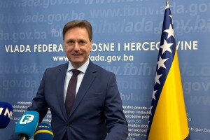 Novogodišnja poruka ministra Hrnjića: "U najtežim uslovima neumorno ste radili"