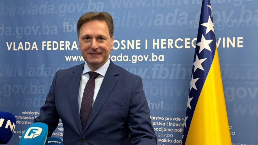 Novogodišnja poruka ministra Hrnjića: "U najtežim uslovima neumorno ste radili"