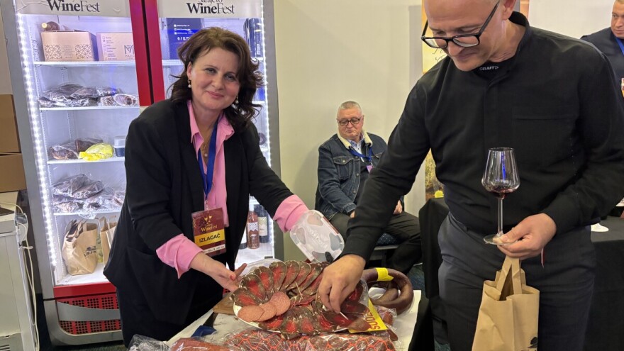 Jagma za suhomesnate delicije kod Nevzete: "Višu, visoku i visočku školu, sve savladala"