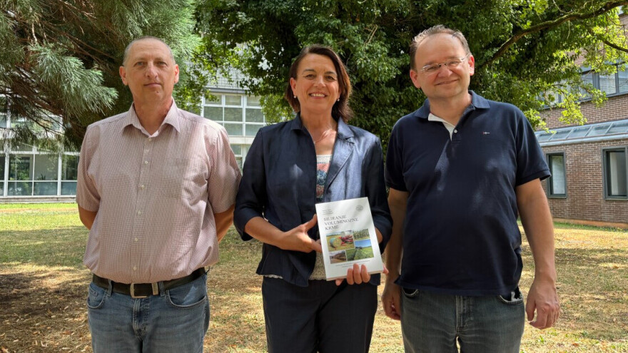 Žele li biti konkurentni, stočari bi trebali pročitati knjigu "Siliranje voluminozne krme"