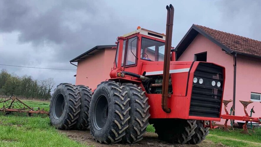 Stara grdosija iz IMT-a teška više od 16t, u besprijekornom stanju