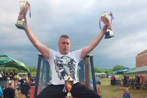 Šampion pao u Visokom: Nikola Kusonjić pobrao pehare, slavio i domaćin