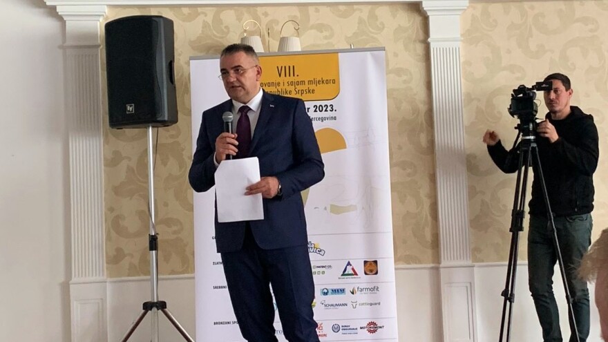 Minić najavio izmjenu pravilnika: Veće premije za mljekare