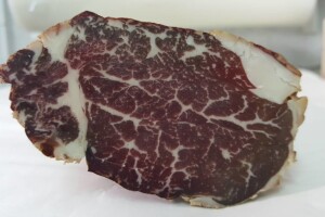 Korak po korak, visočka pečenica ide prema oznaci geografski zaštićenog brenda