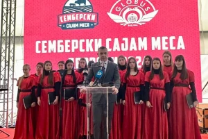 Počeo Semberski sajam mesa: Svinjogojcima isplaćen dug, odustali od protesta