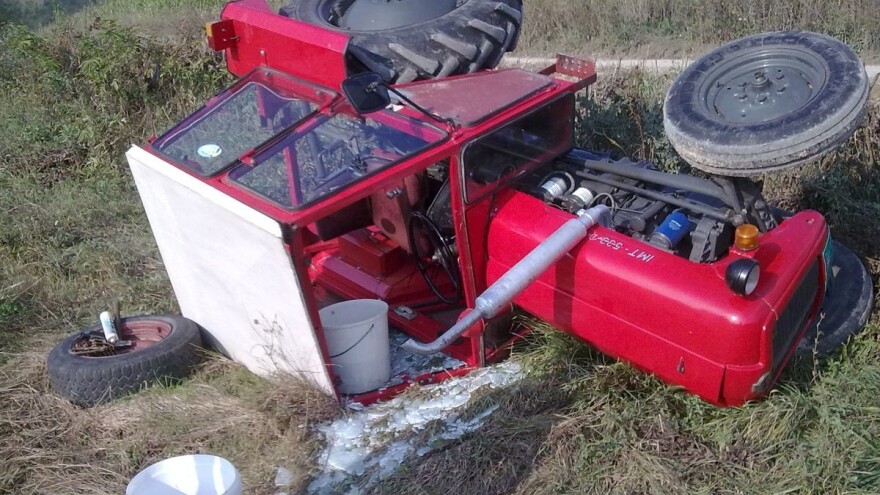 Vozio IMT s 1,87 promila alkohola u krvi pa sletio u kanal