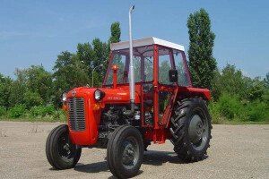 Traktor IMT 539