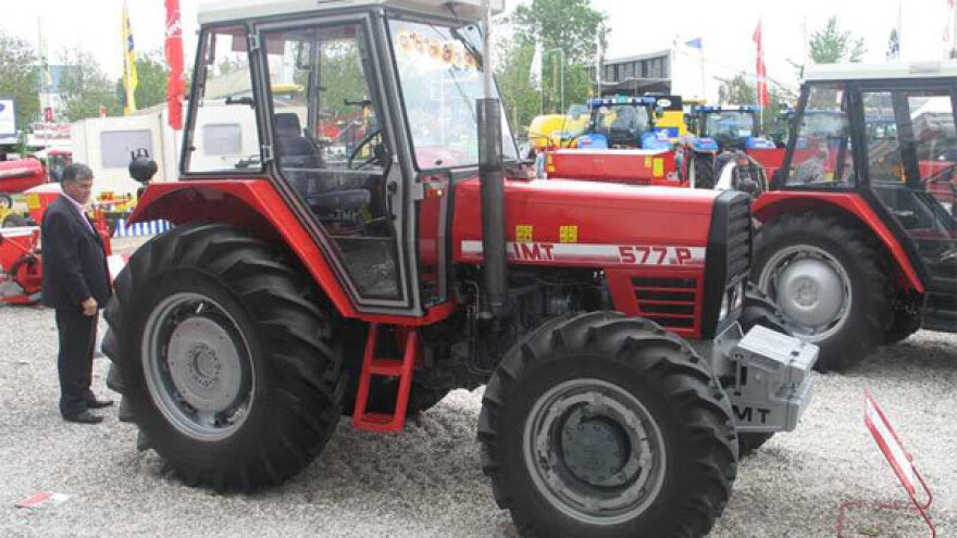 Traktor IMT 577