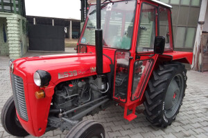 Iz hale ukraden traktor IMT 549 s prikolicom