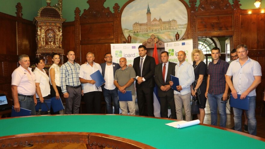 Uručeno prvih 10 IPARD ugovora