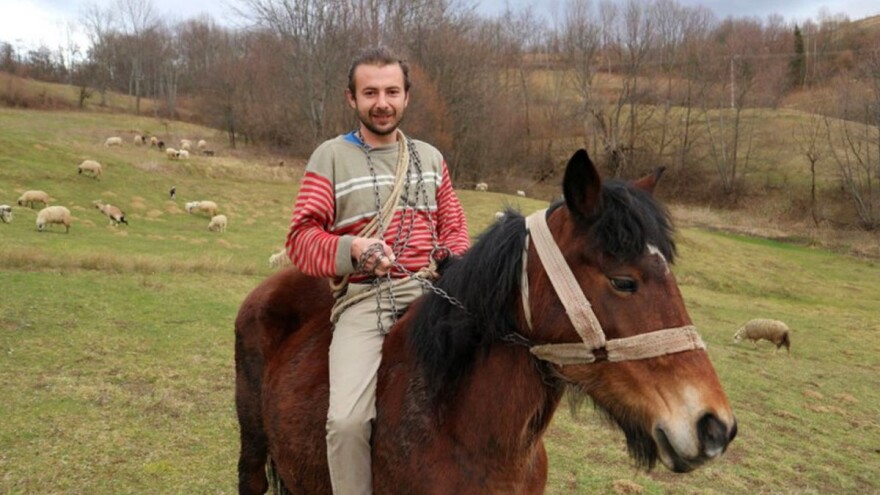 U Lipovcu kraj rijeke Jadar niče etno selo - s vodenicom i ergelom