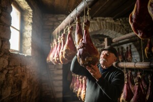 Istarski pršut - vrhunska domaća delicija