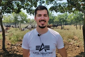 Noćna ispaša, dron umjesto pastira - kako se s klimatskim promjenama bori Ivan Sarić?