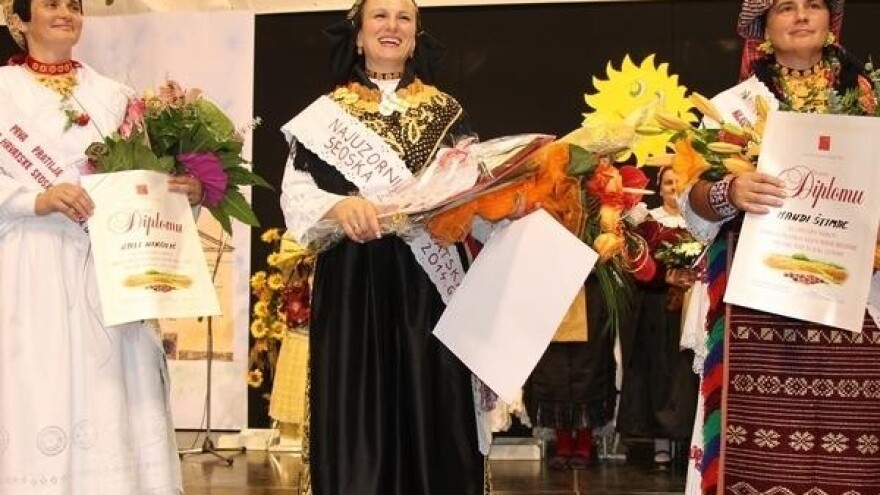 Žena kuću drži - a drži i selo!