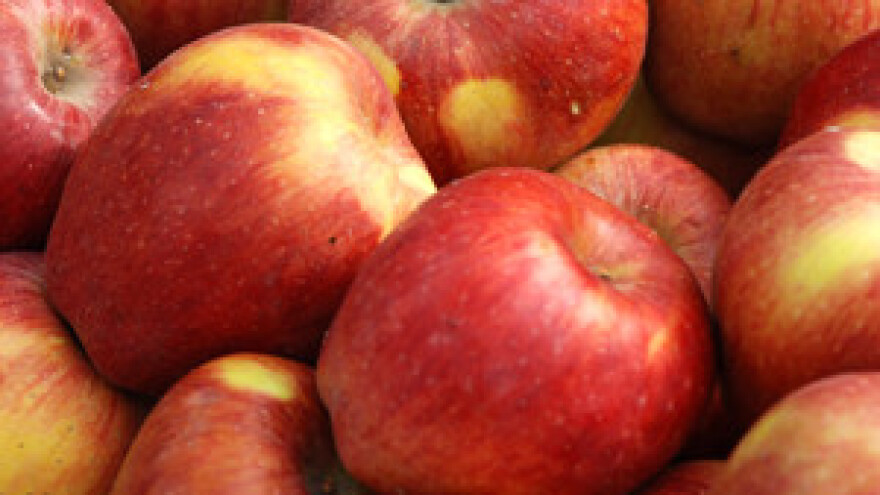 Cijene voća i povrća divljaju