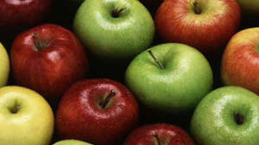 Voćari pozvali na bojkot uvoznih jabuka