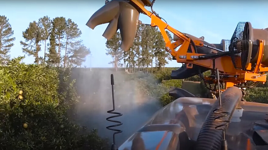 Autonomna prskalica za zaštitu useva Arbus 4000 JAV uskoro na tržištu?