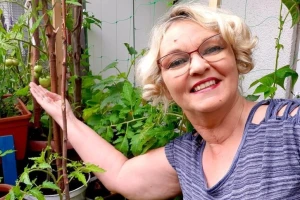 Maleni balkon Jadranka Pausić pretvorila u bajkoviti povrtnjak