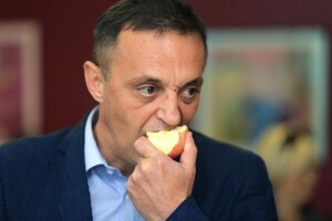 Ministar &quot;uhvaćen&quot; na slavlju Svetog Četvrtka