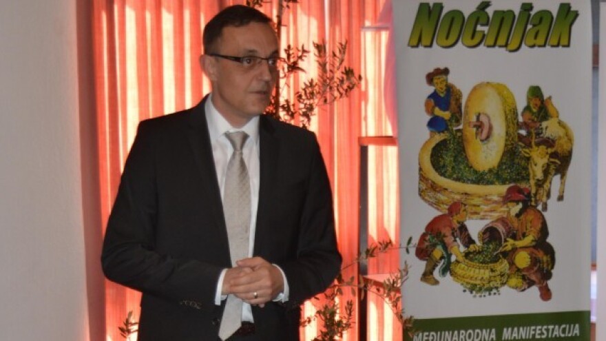 Tko sluša - taj bere! A tko ne - taj plače!