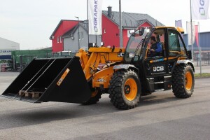 JCB 542-70: Univerzalni i personalizirani Britanac
