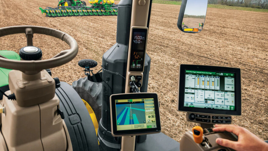 Kroz 25 videa poljoprivrednici uče kako da maksimalno iskoriste John Deere mašine