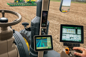 Kroz 25 videa poljoprivrednici uče maksimizirati primjenu John Deere strojeva