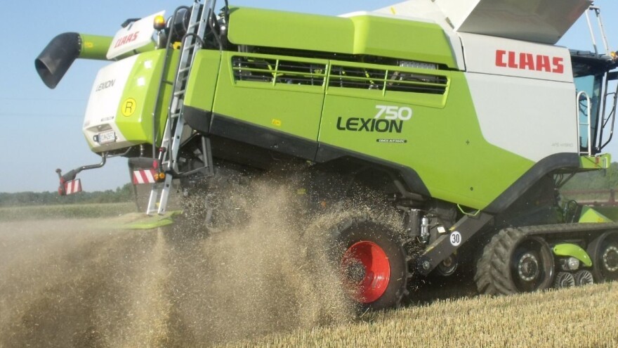 Mnogo je proizvođača kombajna, ali svi staju pred Claas Lexionom 750!