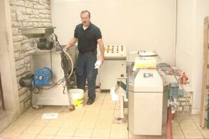 Uz pokretnu uljaru kompostiraju i kominu!