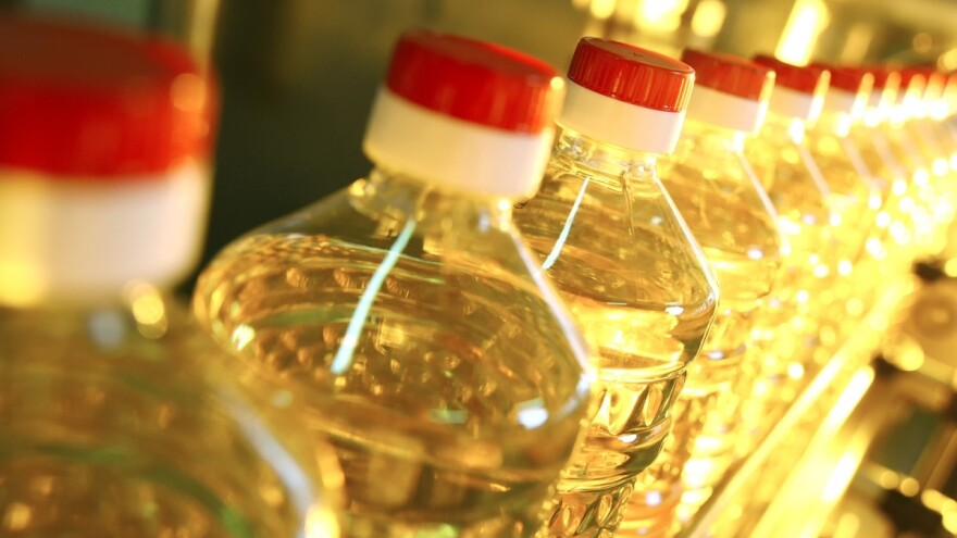 Visoka cijena goriva vratila ulje na velika vrata: prerađena biljna ulja ulijevaju u traktore!